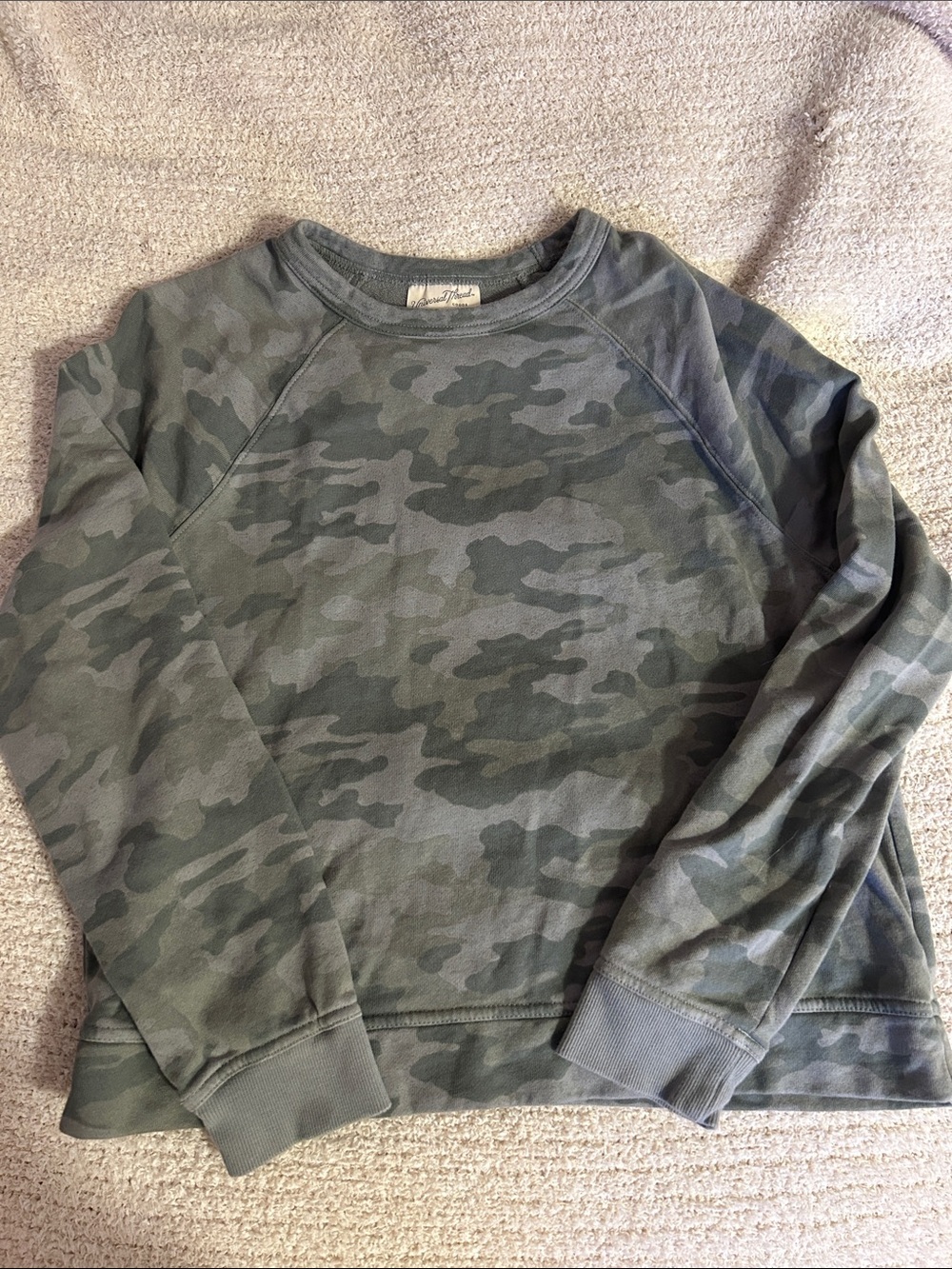 Universal Thread Women's Green Camo Pullover Sweatshirt
